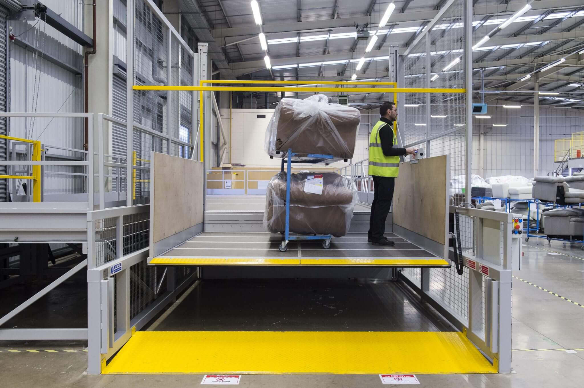 Dock Lifts for the Loading Bay Transdek MLS