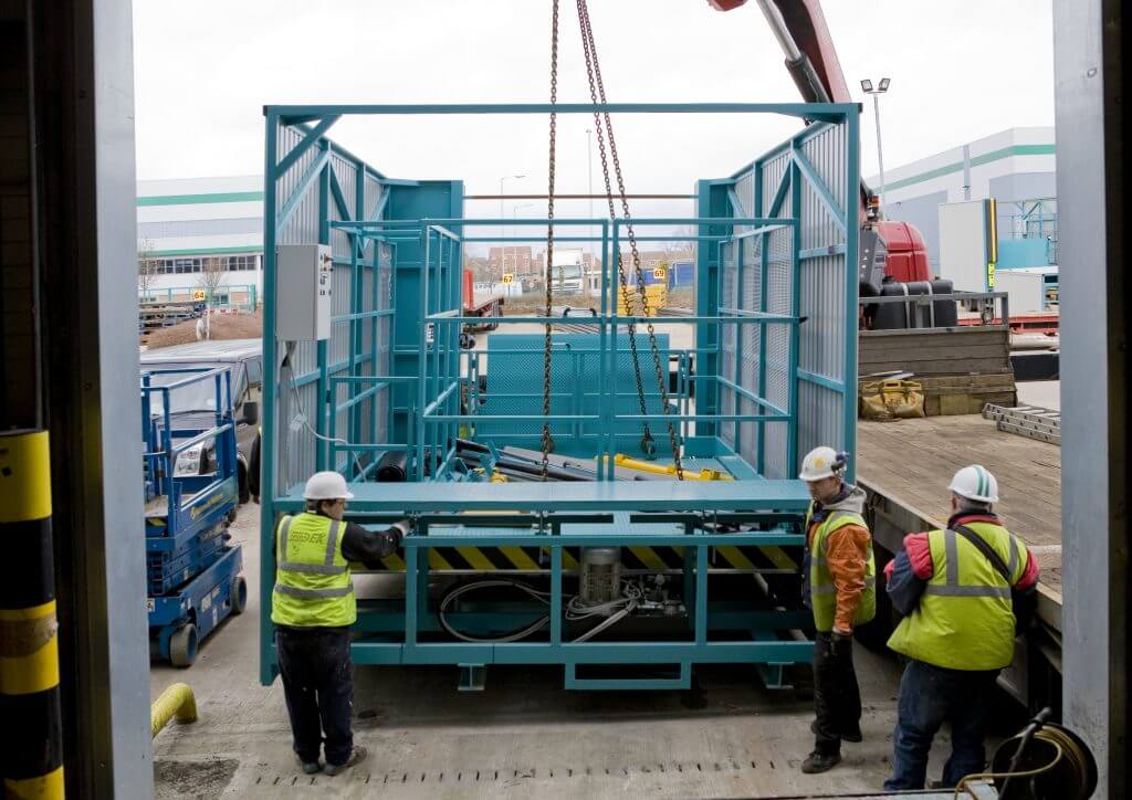 SCISSOR LIFTS MINI 1 scaled